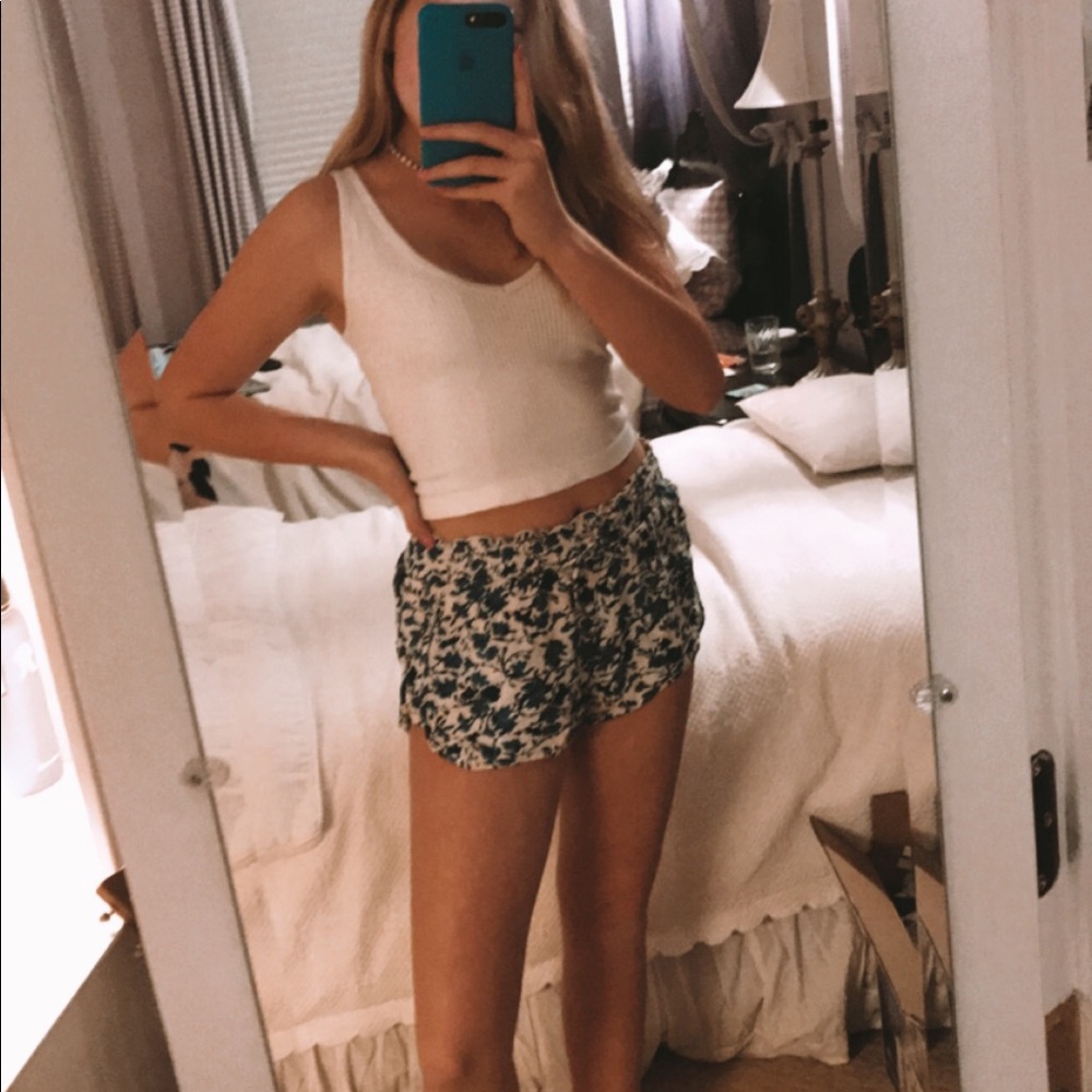 AE flowy shorts